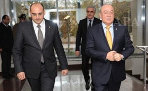 Agentlik rəisi milyonluq villaları necə tikdirib?