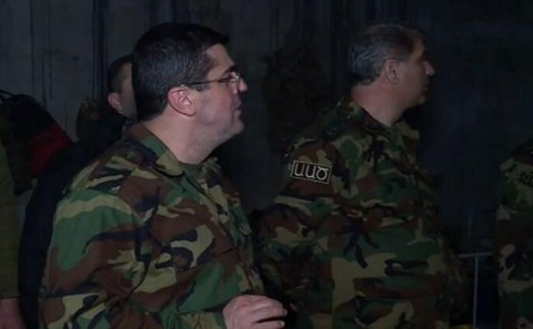 General məclisdə Arutyunyanı döydü