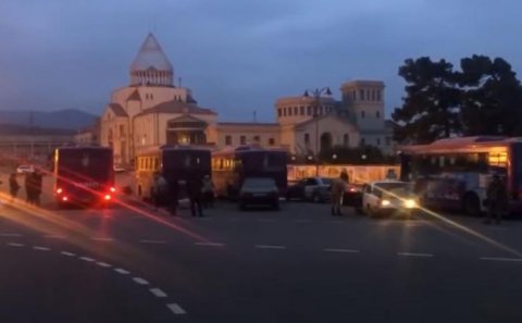 1200-dən çox erməni Xankəndinə geri qaytarıldı - VİDEO