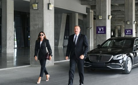 İlham Əliyev və Mehriban Əliyeva yeni gəmilərin istismara verilməsi mərasimində