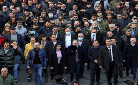 Köçəryan və Sərkisyana cəmi bir faiz əhali səs vermək istəyir - Ermənistanda şok sorğu