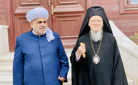 Allahşükür Paşazadə erməni katolikosunu nifrət çağırışlarından çəkinməyə çağırıb