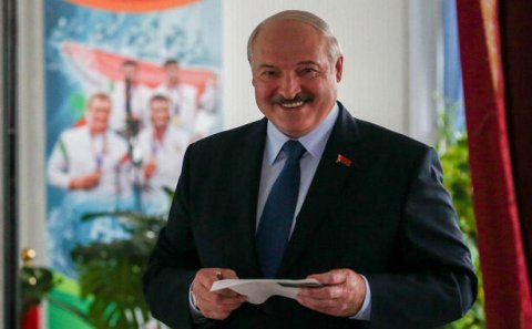 Azərbaycan və erməni xalqları mövqeyimi bilirlər - Lukaşenko
