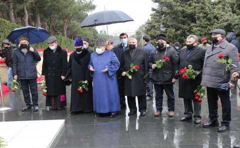 Şeyx Həzrətlərinin dövlətçilik və millət sevgisini hər tərəzi çəkə bilməz
