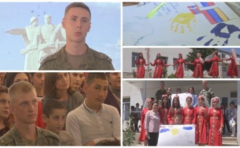 Ermənilər Kəlbəcərin kəndində Rusiya hərbçiləri qarşısında “Köçəri” rəqsimizi ifa etdi...-FOTOLAR