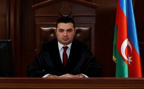 Arvadını güllələyərək öldürən hakimin vəkilinə xəbərdarlıq edildi