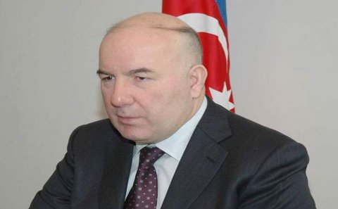 Banklar çökür, Elman Rüstəmovun isə sərvəti isə artır