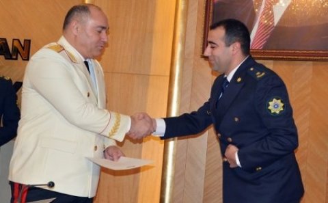 Həbs edilən gömrükçünün general Kənan Məmmədovla yazışması çıxarılıb – İstintaq…