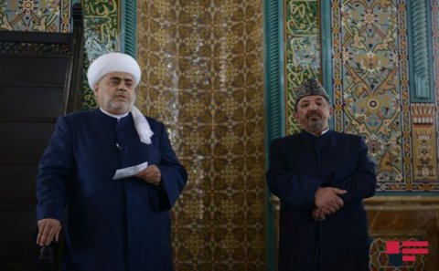 Şeyxülislamın mesajlarının arxasında nə dayanırdı?