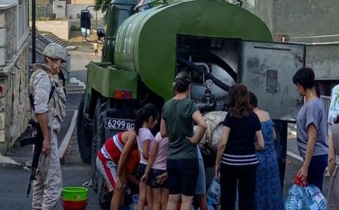 Xankəndində son durum: Rus hərbçilər ermənilərə su daşıyırlar