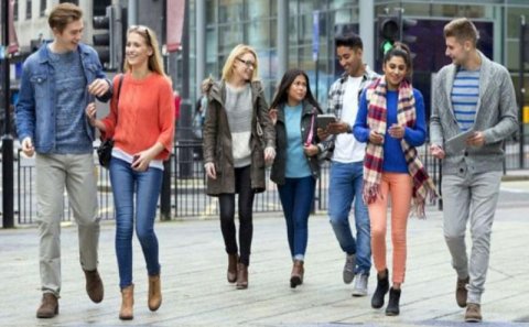 Əcnəbilər Azərbaycan universitetlərinə niyə maraq göstərmir? – Səbəblər, təkilflər...