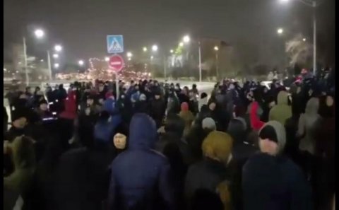 QAZAXISTANDA BAHALAŞMA ƏLEYHİNƏ ETİRAZLAR... - Ölkə başçısı əhaliyə müraciət etdi, qazın qiyməti endirildi + VİDEO