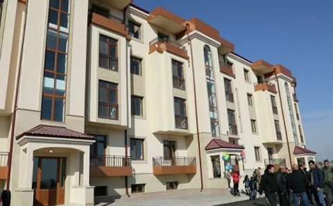 Separatçı rejim Tərtərin Ağdərə şəhərindəki işğalçı hərbçilərə yeni evlər verdi...-FOTOLAR