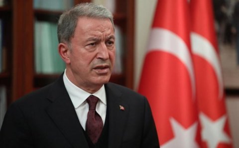 Türkiyənin milli müdafiə naziri Hulusi Akar koronavirusa yoluxub