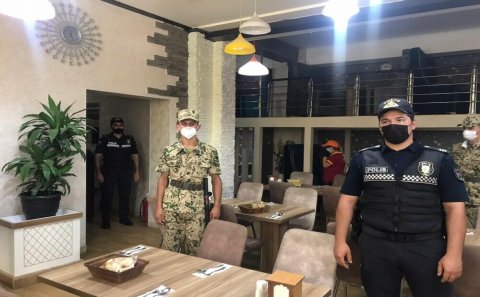 Bu gündən bu şəxslərin restoranlara girişi qadağan edildi
