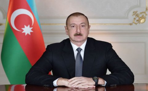 Emmanuel Makron İlham Əliyevə məktub yazdı