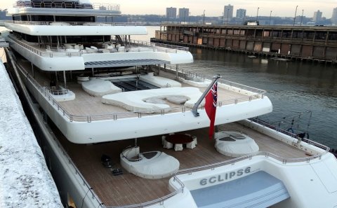 Abramoviç 1,5 milyardlıq yaxtasını Türkiyəyə qaçırıb – FOTO