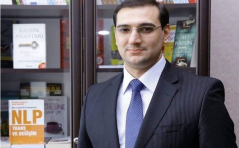 Hiyleyi İdariyyə - Hekayə