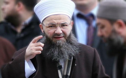 Məşhur ilahiyyatçıdan “Mehdinin xidmətçiləri”nə: “Dinsiz və şərəfsizlər...