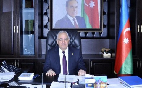 Başçı qəbul etmədi, qadın özünü yandıracağını dedi