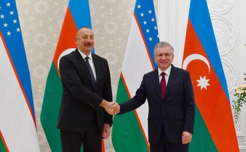İlham Əliyev Şövkət Mirziyayevlə görüşdü