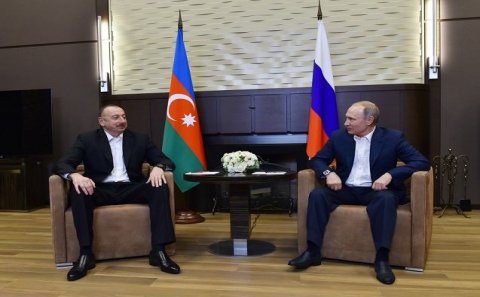 İlham Əliyev və Vladimir Putin görüşdü