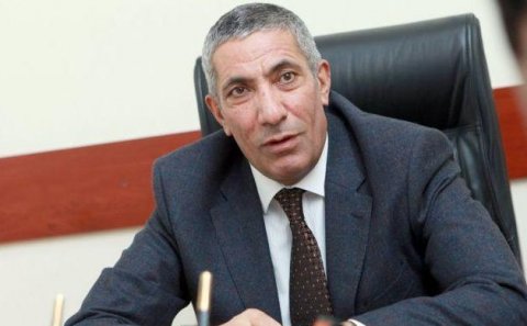 “Makron bir həftə əvvəl Praqada mollalıq edirdi” - Siyavuş Novruzov