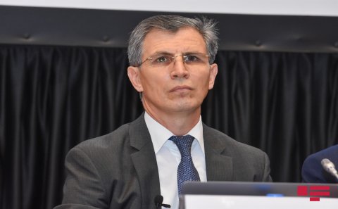 Bəzi partiyalar partiya rəhbərlərinə toxunulmazlıq və diplomatik pasport verilməsi təklifi ilə çıxış edib