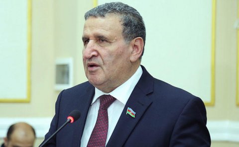 Azərbaycan nəsrinin lideri odur