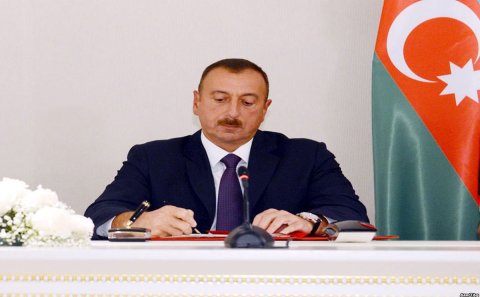 Prezident Elnur Əliyevi işdən çıxardı
