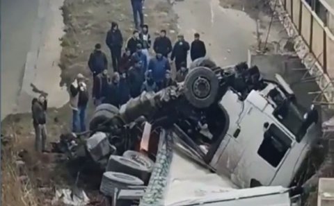 Yevlaxda bu gün toyu olacaq qız gözəllik salonuna gedərkən qəzaya düşüb öldü