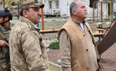 Babək Səmidliyə sualları verən şəxs Fərhad Əhmədov imiş