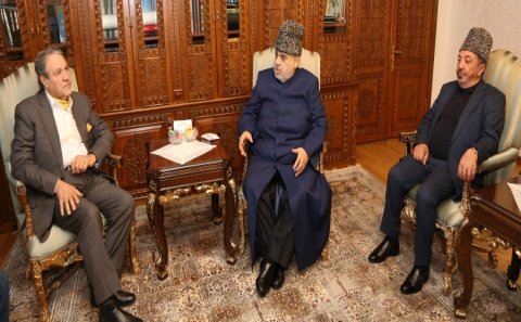 Şeyxülislam Allahşükür Paşazadə İraq XİN-nin məsul əməkdaşını qəbul etdi