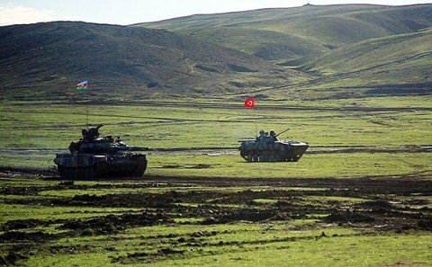 Azərbaycan və Türkiyə hərbçiləri İranla sərhəddə - Video