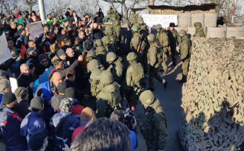 Laçın yolunda keçirilən aksiyada vəziyyət gərginləşdi: Zirehli maşınların sayı 4-ə çatdı (AÇIQLAMA)