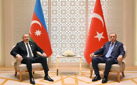 İlham Əliyev Türkmənbaşıda Ərdoğanla görüşdü - FOTO