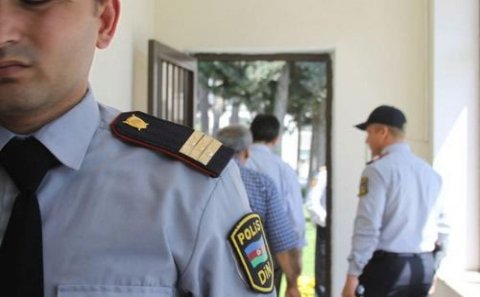 Azyaşlını döyən polis işdən çıxarıldı