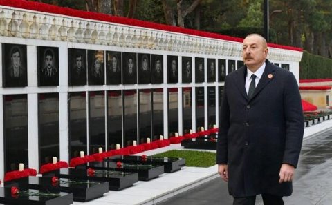 İlham Əliyev Şəhidlər Xiyabanını ziyarət etdi - Foto