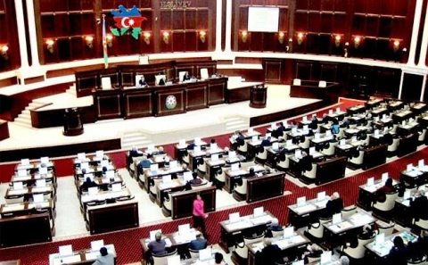 Milli Məclisin yaz sessiyasının ilk plenar iclası başladı