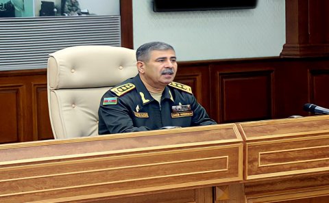 Müdafiə naziri Qarabağla bağlı müşavirə keçirdi –Təhdidlərə qarşı qabaqlayıcı tədbirlər barədə tapşırıq verdi