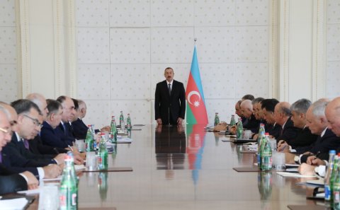 Etimadı doğrultmayan daha bir nazir yola salınır