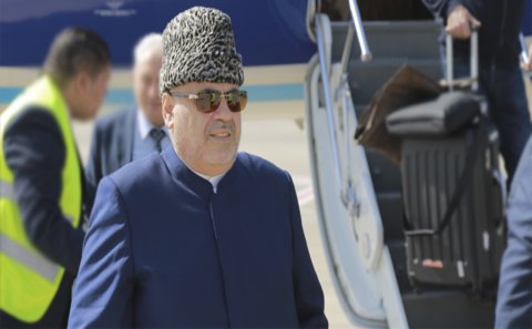 Şeyxülislam Allahşükür Paşazadənin ABŞ-a səfəri başlayır