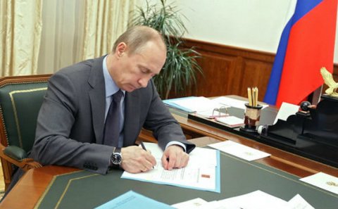 Putindən yeni qərar: Vətəndaşlıq almaq asanlaşır