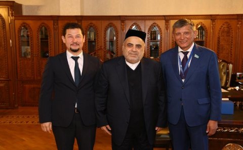 Şeyx Qazaxıstan Senatının komitə sədri ilə görüşdü