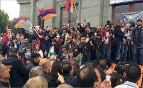 Daşnaksutyun yenə ara qarışdırır: Üsyana çağırır