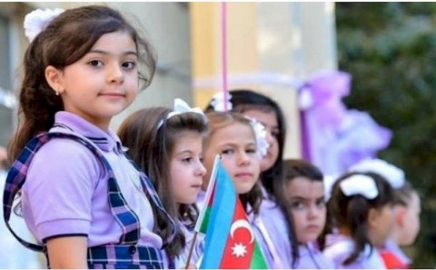  “Dərslər səhər saat 7-də başlasın” - “Nazirlik hökumətə müraciət etməlidir”