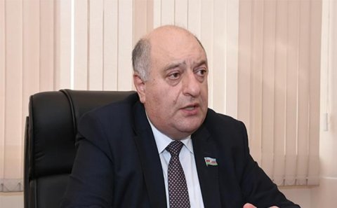 Məmurlar üçün pensiya yaşı 70-ə qaldırılır? - “Artıq pul qazanmaq istəyirlər”