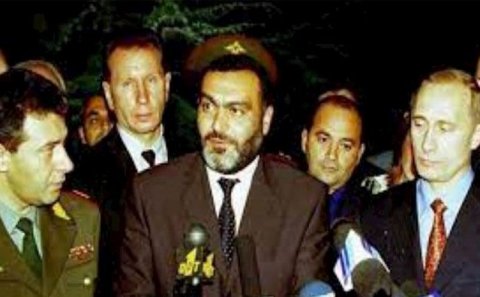 Naxçıvanla sərhəddə 70 milyonluq zavodu məşhur generalın qardaşı tikir