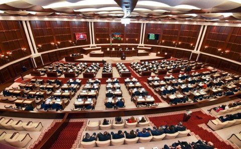 Azərbaycanın deputatlarına qarşı “erotik video” tələsi - ADLAR