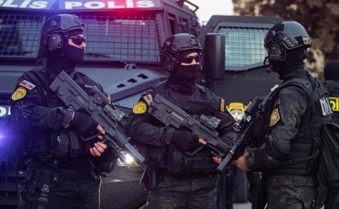 Bakıda silahlı şəxslər saxlanıldı